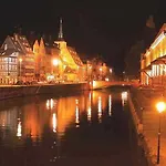 Hotel Le Grillon 3*