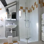 Hotel Le Grillon