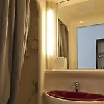 Hotel Le Grillon 3*