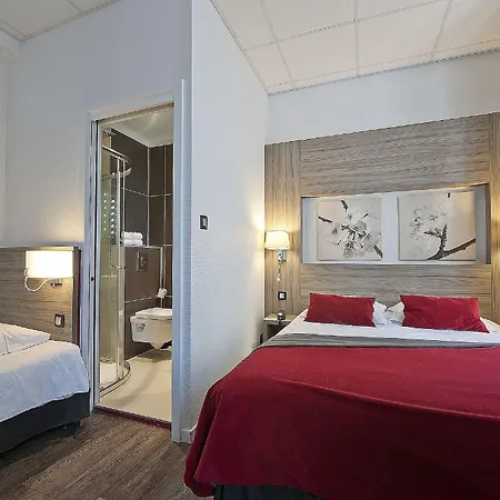 Hotel Le Grillon 3*