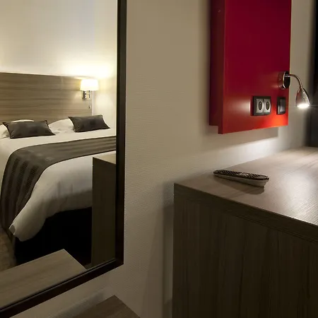 فندق Le Grillon 3*