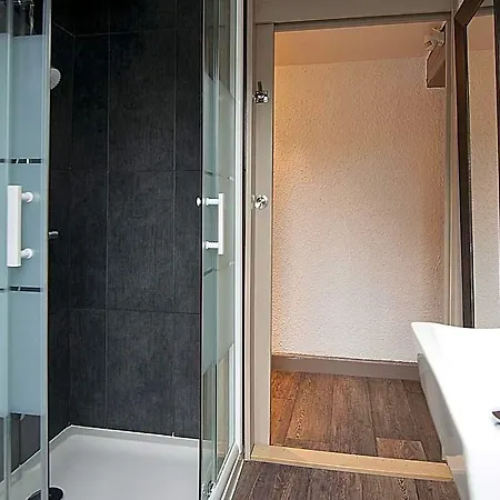 Le Grillon Hotel 3*