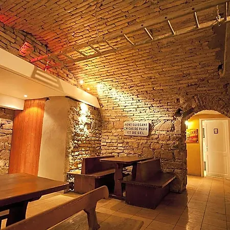 Le Grillon 3*