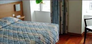 Hotel Le Grillon 3*