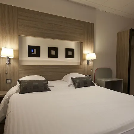 Le Grillon Hotel