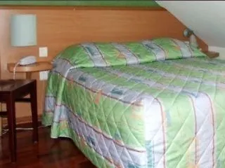 فندق Le Grillon 3*