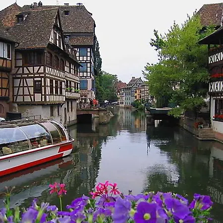 Le Grillon 3* Strasbourg