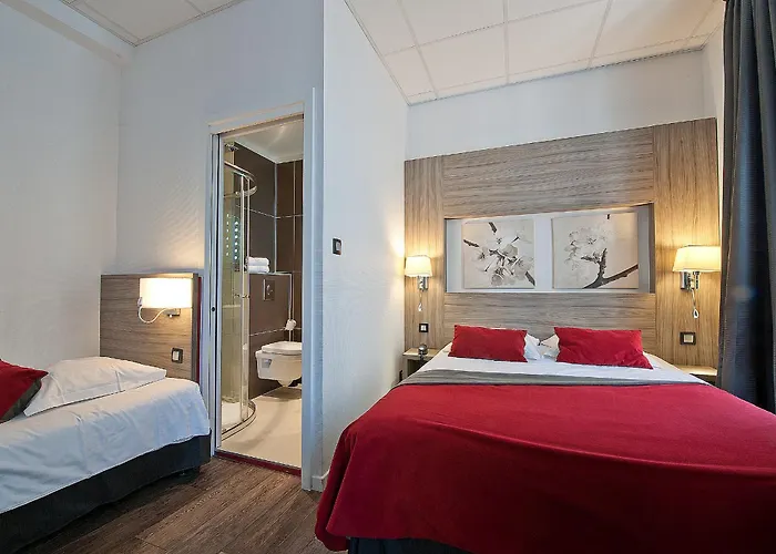 Hotell Le Grillon 3*