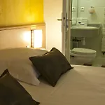 Otel Le Grillon