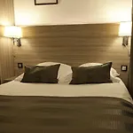 Le Grillon Otel